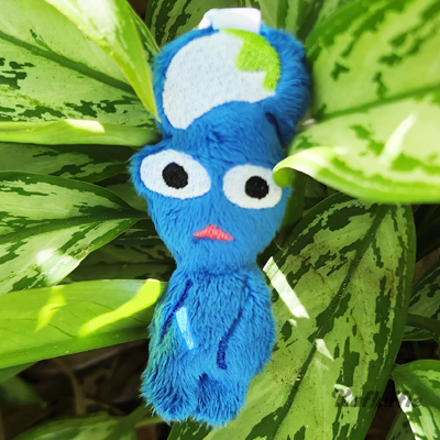 Plush keychain of blue pikmin