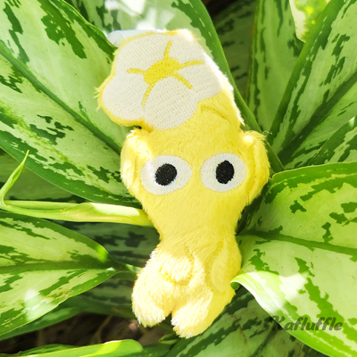 Plush keychain of yellow pikmin